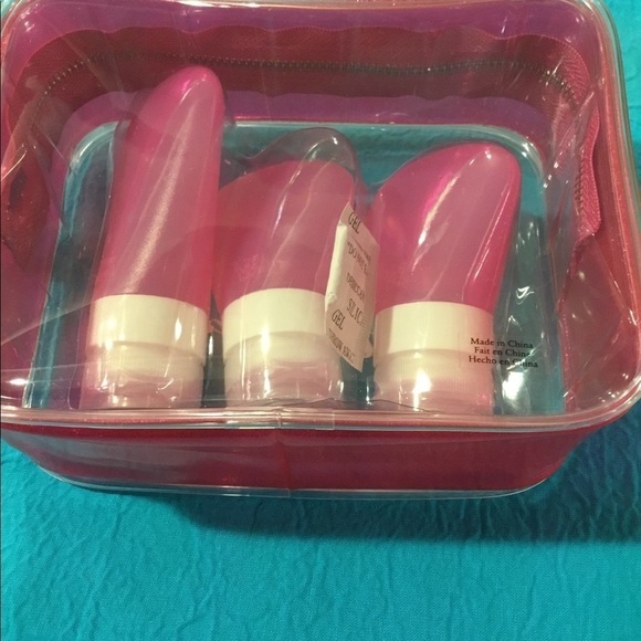 Travel Set NWT - Picture 4 of 4